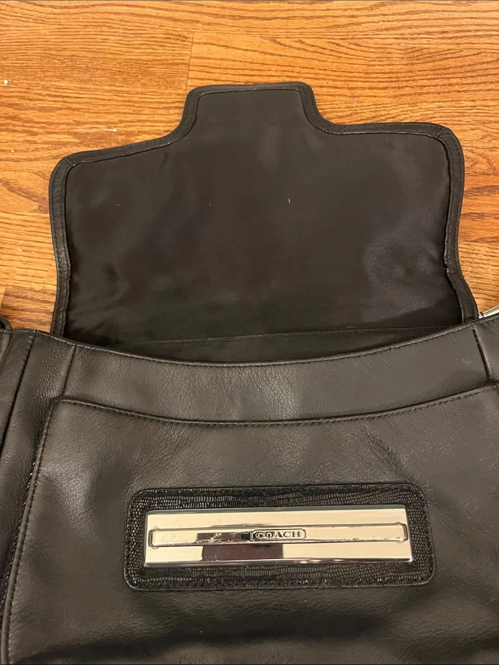 Coach Taylor Leather Flap Shoulder bag - black F27481